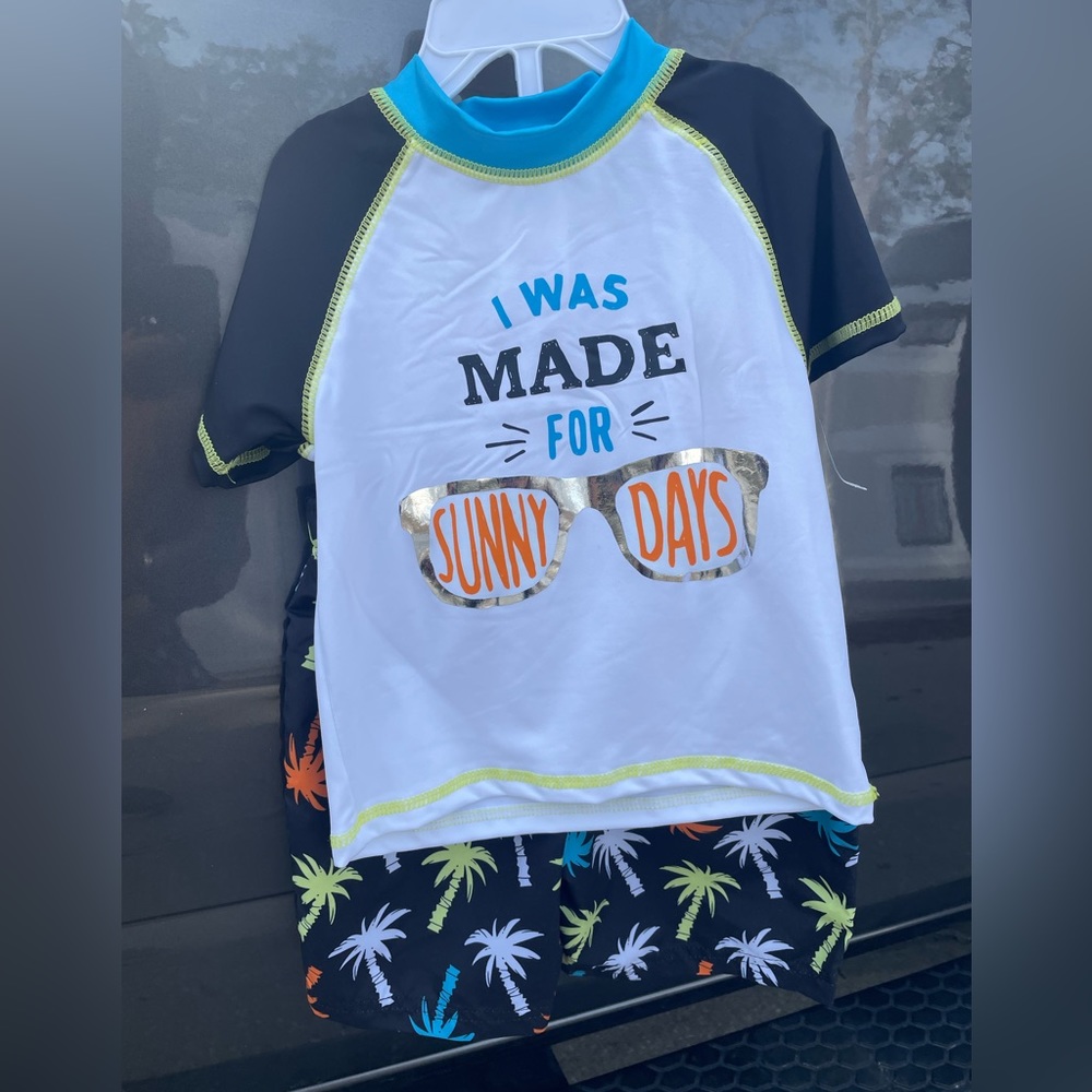 NWT’s Boys 2 pc Swim Suit, Colorful Palm Trees, Size 3T.